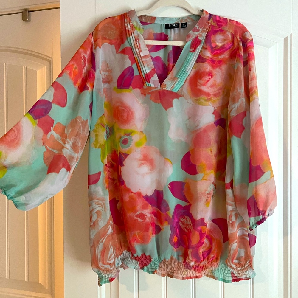 Beautiful floral sheer blouse size 2X